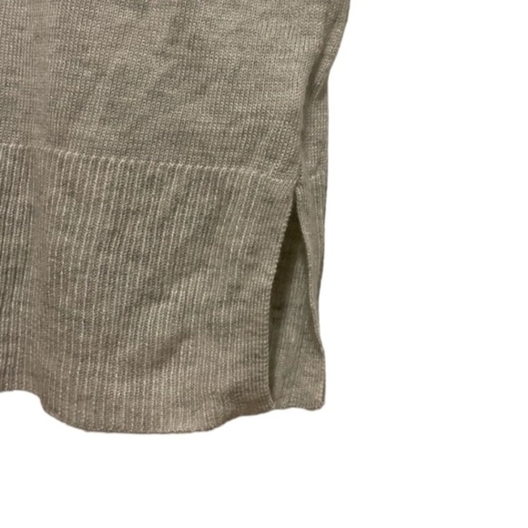 A New Day Lightweight V Neck Gray Sweater Size Small - Picture 6 of 7